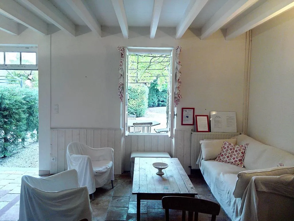 Holiday home Gites Les Vents Bleus Donnazac